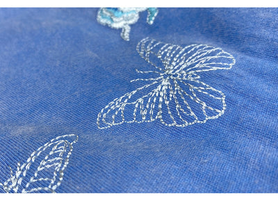 Playera Cuello Redondo Manga Corta con Bordado de Mariposa para Hombre - Image 11