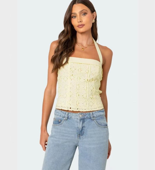 Blusa Camiseta Escotada sin Espalda con Bordado y Tirantes Finos - Ideal para Verano - Image 11