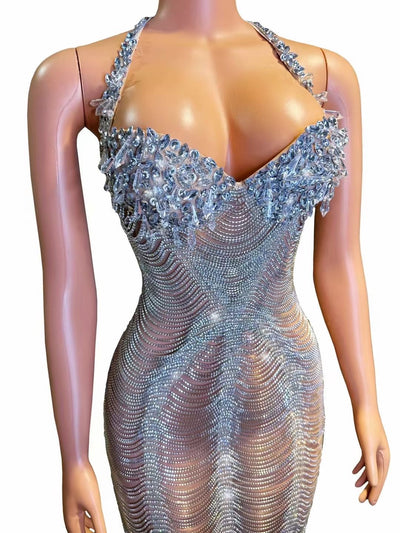 Vestido Ajustado sin Mangas con Tirantes Finos y Cadena Decorativa - Image 11
