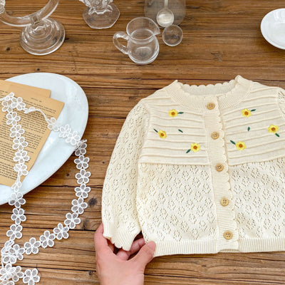 Cardigan Hueco con Flores Bordadas y Protección Solar - Image 10