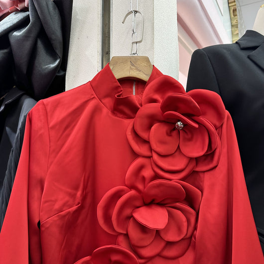 Blusa Acolchada con Flores - Diseño Ajustado y Hombros Reforzados - Image 29