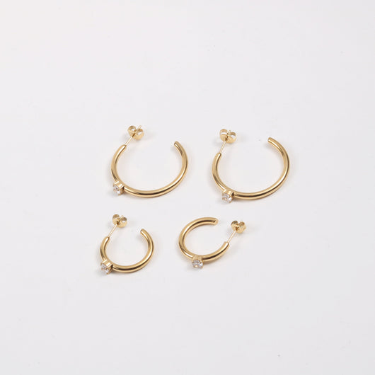Aretes C con Circón en Acero Titanio Chapado en Oro 18K - Image 13