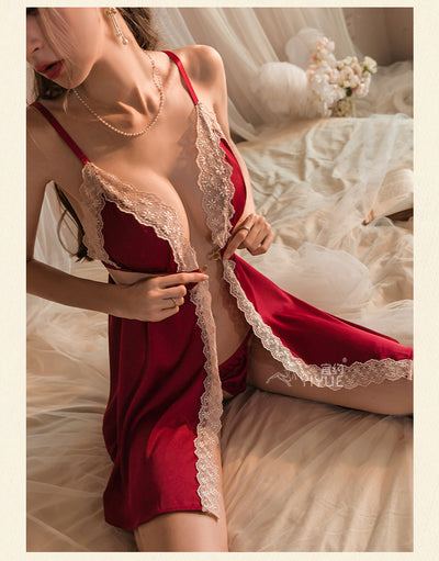 Pijama Femenino de Encaje con Escote Profundo y Abertura Frontal - Image 15