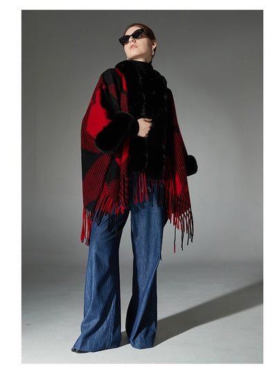 Chal Navideño Rojo con Cuello de Peluche, Diseño Jacquard y Borlas Geométricas - Image 22