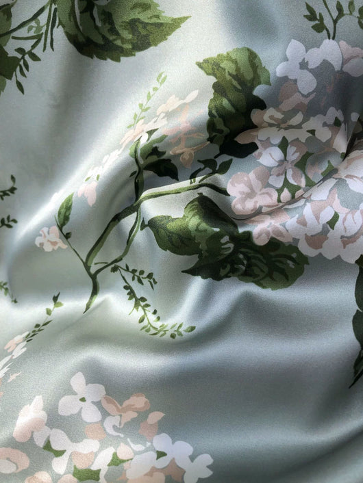 Vestido de Vacaciones en Satén Floral Lavado a la Seda - Image 25
