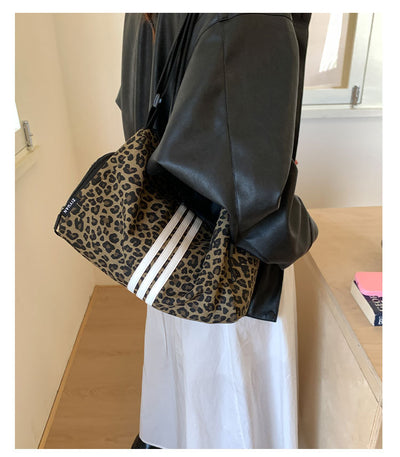 Bolso Mensajero Deportivo Estampado Leopardo Gran Capacidad - Image 21
