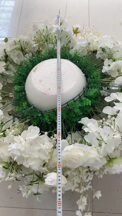 Bola Floral de Hortensias y Rosas para Decoración de Mesas de Boda - Image 32