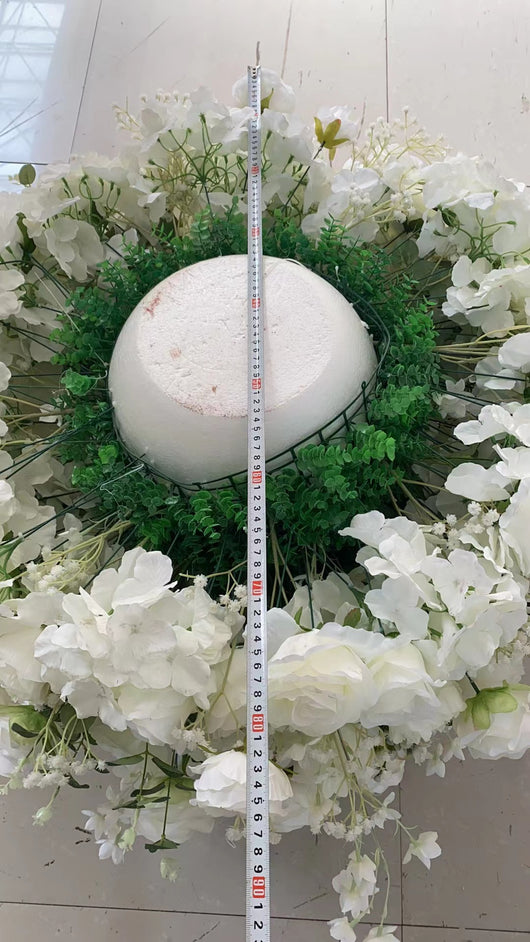 Bola Floral de Hortensias y Rosas para Decoración de Mesas de Boda - Image 32