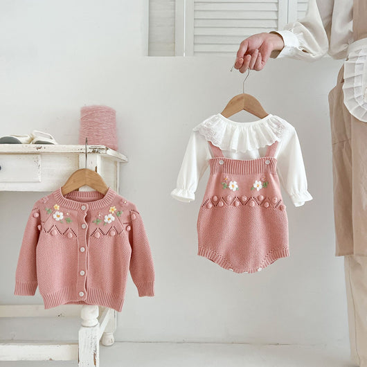 Conjunto Tejido a Mano para Recién Nacido - Cardigan y Mameluco con Flor - Image 25