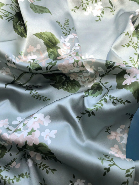Vestido de Vacaciones en Satén Floral Lavado a la Seda - Image 23