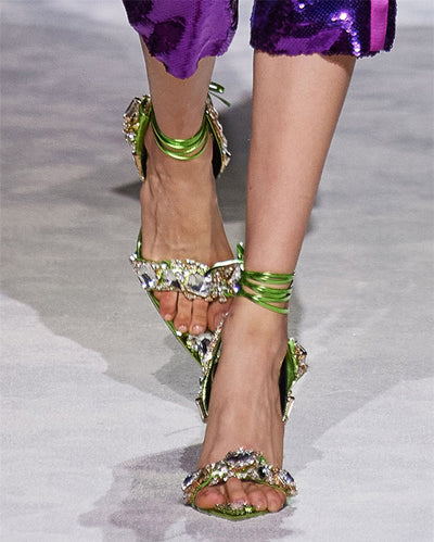 Zapatos de Tacón Alto Puntiagudo con Cristales para Eventos y Pasarela - Image 15