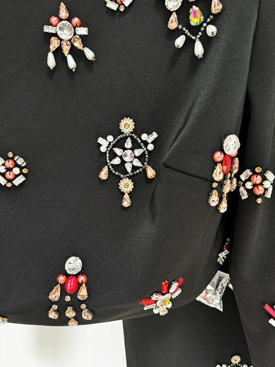 Conjunto Dos Piezas: Top Corto con Incrustaciones de Diamantes y Falda Larga - Image 10