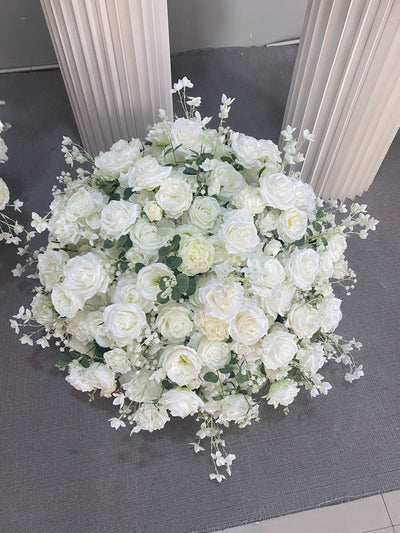 Bola Floral de Hortensias y Rosas para Decoración de Mesas de Boda - Image 34