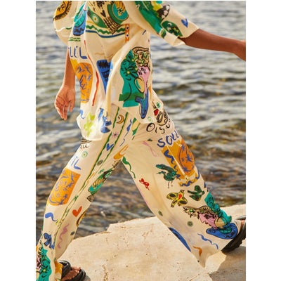 Conjunto de Blusa Satinada con Estampado Graffiti para Mujer - Image 14