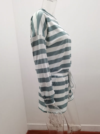 Conjunto Casual de Dos Piezas: Top Manga Larga y Shorts a Rayas - Image 12