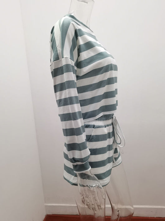 Conjunto Casual de Dos Piezas: Top Manga Larga y Shorts a Rayas - Image 12