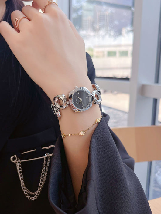 Reloj Pulsera Dorado Calado Moderno para Mujer - Image 11