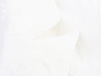 Abrigo de Mujer con Textura de Borlas Elegante - Image 9