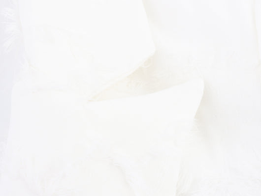 Abrigo de Mujer con Textura de Borlas Elegante - Image 9