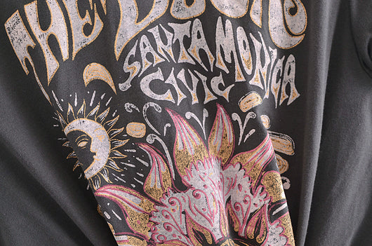 Playera Femenina Cuello Redondo Manga Corta con Moño Estampado - Image 16