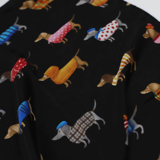 Pañoleta de Satén Estampada con Perro Salchicha - Image 36