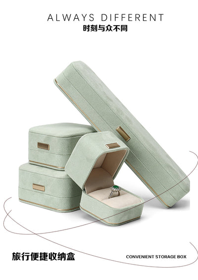 Caja de Presentación Premium para Pulseras de Gamuza - Image 21