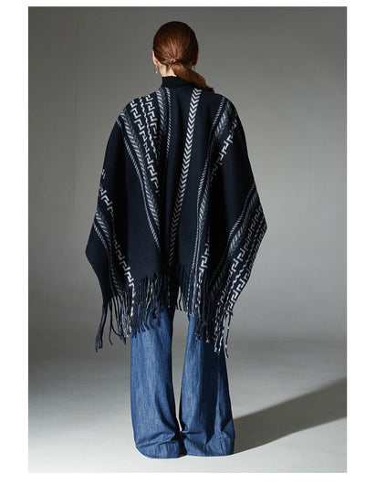 Chal Étnico Azul Marino con Borlas y Tejido Jacquard - Image 12