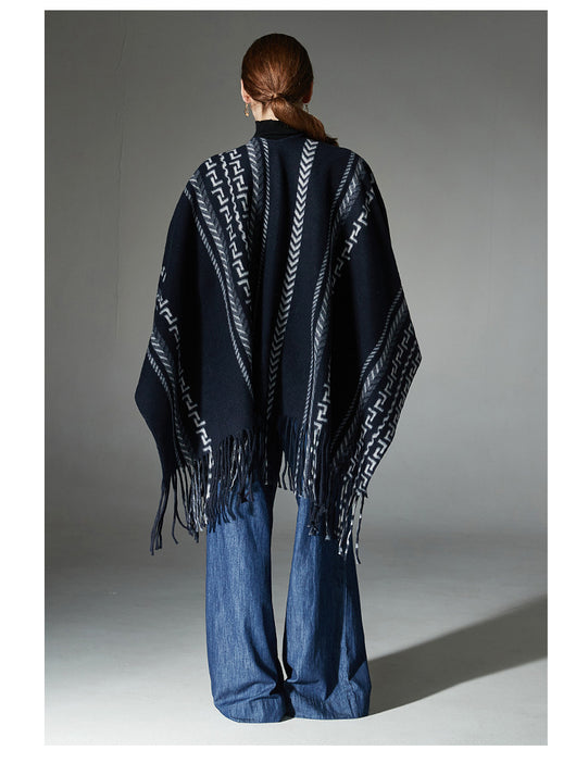 Chal Étnico Azul Marino con Borlas y Tejido Jacquard - Image 12