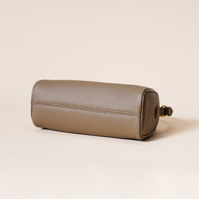 Bolso Axilar de Cuero Genuino con Textura Minimalista - Image 12