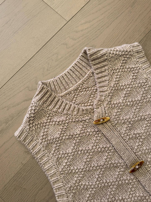 Chaleco Tejido de Cuadros Diamante con Botones de Cuerno para Mujer - Image 25