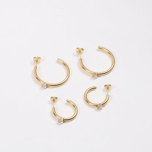 Aretes C con Circón en Acero Titanio Chapado en Oro 18K - Image 21