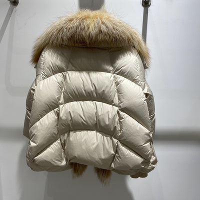 Chaqueta de Lujo para Dama con Plumón de Ganso y Cuello de Zorro - Image 12