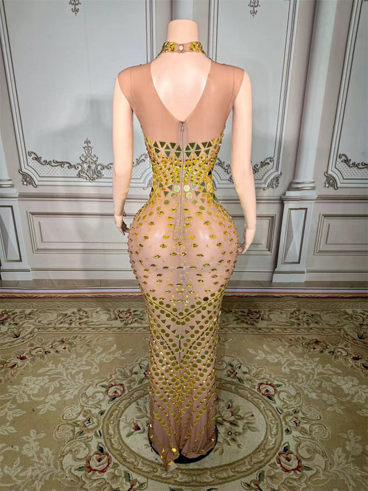 Vestido Halter de Lentejuelas Espejo con Cola Elegante - Image 11