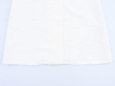 Abrigo de Mujer con Textura de Borlas Elegante - Image 11