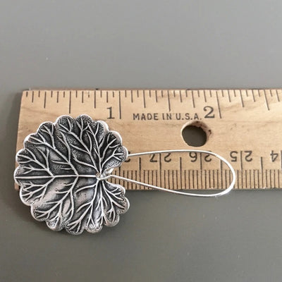 Aretes Retro de Hoja en Oro - Elegancia Clásica para Cada Ocasión - Image 10