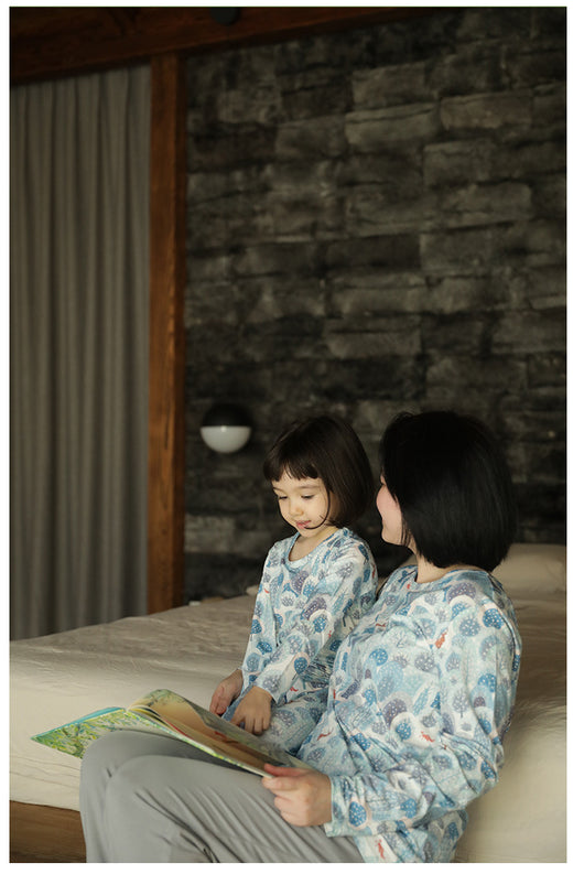 Bamboo cotton knitted parent-child pajama set with a pumpkin print long-sleeve top and solid light blue-grey pants. - Image 39