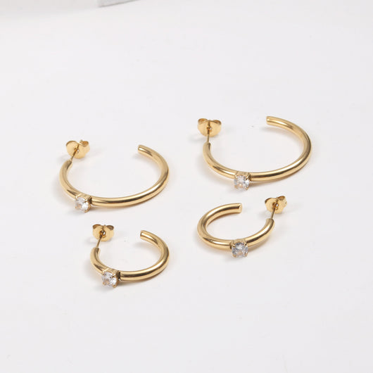 Aretes C con Circón en Acero Titanio Chapado en Oro 18K - Image 17