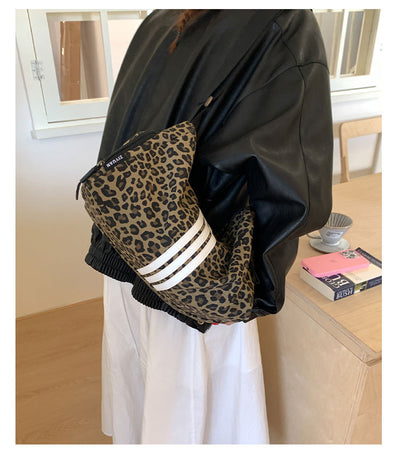 Bolso Mensajero Deportivo Estampado Leopardo Gran Capacidad - Image 9