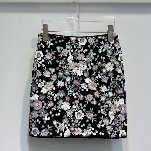 Vestido Corto con Bordado de Lentejuelas y Short Interior Diseño Nicho - Image 7