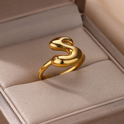 Anillo de Letras Bubble Dorado en Oro 18K Chapado - Image 34