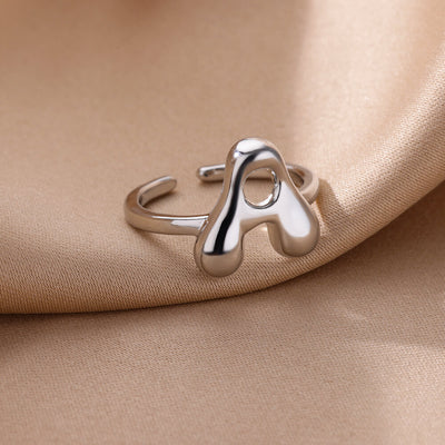 Anillo de Letras Bubble Dorado en Oro 18K Chapado - Image 78