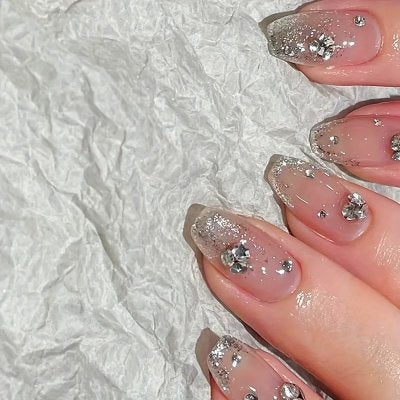 Set de 24 Uñas Postizas con Diseños de Mariposas, Flores y Estampado Vaca con Cristales - Image 41