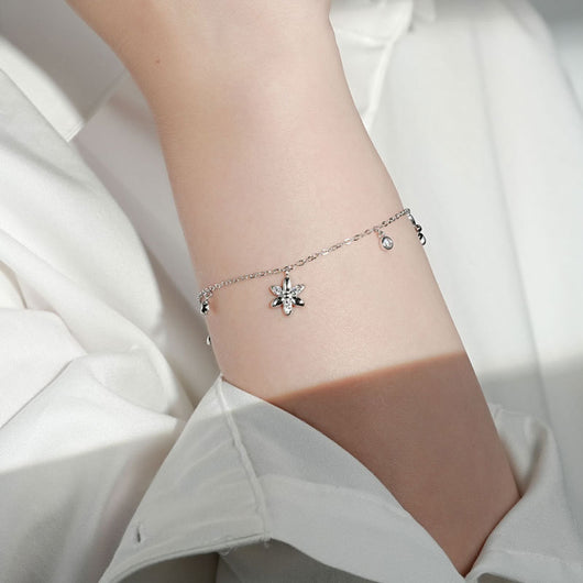 Pulsera de Plata Esterlina con Moissanita D Color y Flor Roja para Mujer - Image 9