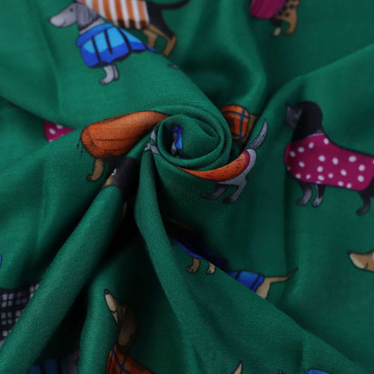 Pañoleta de Satén Estampada con Perro Salchicha - Image 38