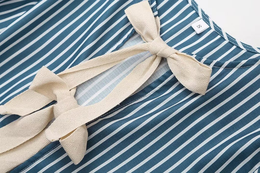 Blusa Rayada con Moño y Cordones - Estilo Europeo y Americano - Image 17