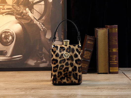 Bolso de Charol Brillante Convertible a Bandolera - Lujo Accesible - Image 16