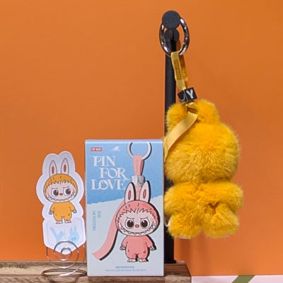 [ESCOLHA A SUA OPÇÃO DE LETRAS!] [EM ESTOQUE] POPMART Labubu Pin para o Amor