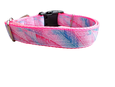 Collar de perro de nailon con hojas rosadas texturizadas