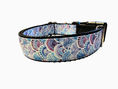 Coleira de Nylon para Cachorro com Estampa de Escamas de Sereia Roxas/Azuis