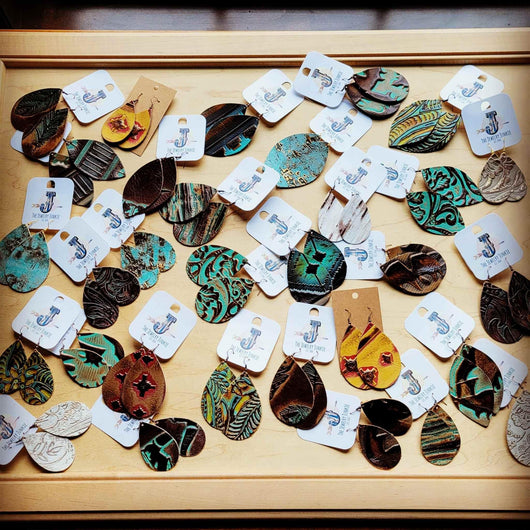 **Kit Inicial Brincos de Couro - Relevo - 30 Pares 208q